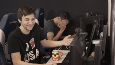 Arteezy playing a public match
