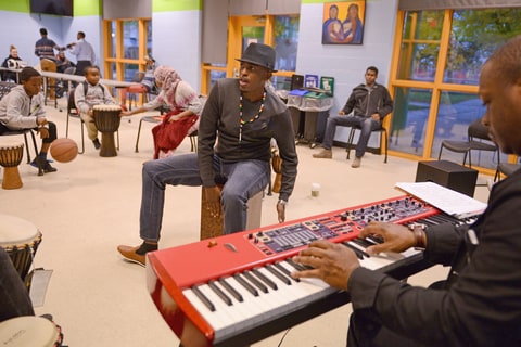 October 17, 2016 - Minneapolis, MN, USA - Minnesota-based Somali artist Dalmar Yare rehearses before a workshop with fellow musicians.