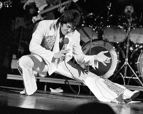 elvis presley live 1977 obituary concert
