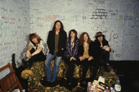 American rock band The Black Crowes, circa 1993. L-R: Jeff Cease, Steve Gorman, Chris Robinson, Rich Robinson, Johnny Colt.