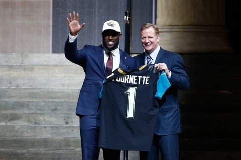 Leonard Fournette of LSU poses with Commissioner of the National Football League Roger Goodell after being picked #4 overall by the Jacksonville Jaguars during the first round of the 2017 NFL Draft at the Philadelphia Museum of Art on April 27, 2017 in Philadelphia, Pennsylvania.