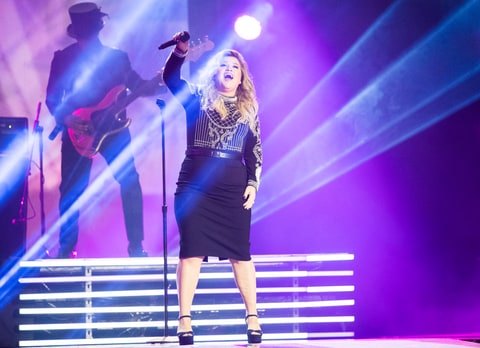 Kelly Clarkson performs at the Closing Ceremony on day 8 of the Invictus Games Toronto 2017 on September 30, 2017 in Toronto, Canada. The Games use the power of sport to inspire recovery, support rehabilitation and generate a wider understanding and respect for the Armed Forces.