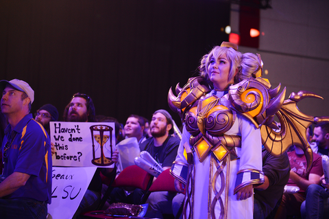 Chromie cosplayer at Heroes of the Dorm