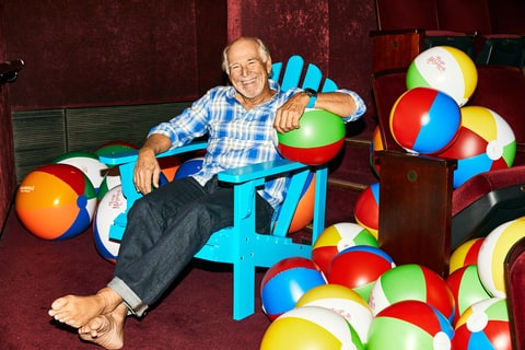 Jimmy Buffett with promotional beach balls at the Marquis Theater, where