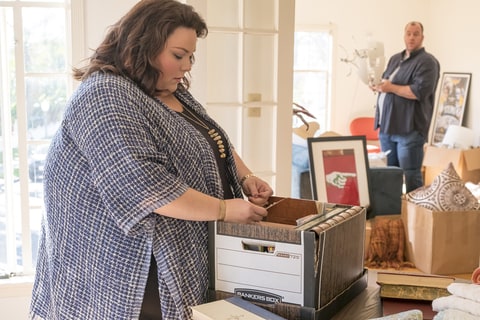 (l-r) Chrissy Metz as Kate, Chris Sullivan as Toby