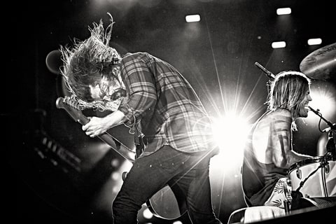Dave Grohl Taylor Hawkings performing Stage