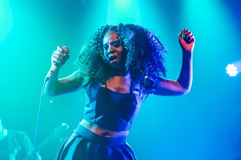 Nao, Q&A, Feature