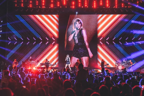 Taylor Swift, Live Review