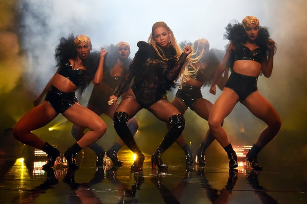 Resultado de imagem para Beyoncé vma 2016