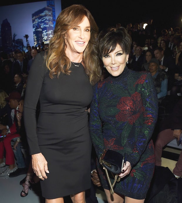 Caitlyn Jenner and Kris Jenner menghadiri Victoria's Secret Fashion Show 2015