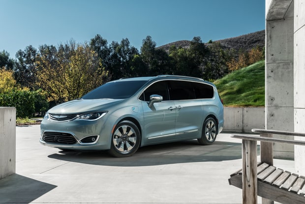 Vans: Chrysler Pacifica