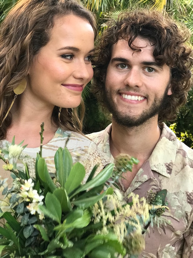 celebrity news pictures inside duck dynasty star rebecca robertsons stunning wedding girls celebrity news pictures inside duck dynasty star rebecca robertsons stunning wedding girls