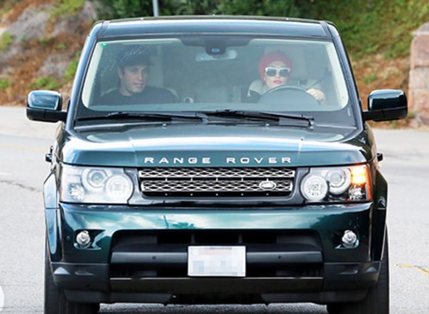photo of Blake Shelton Range Rover - car