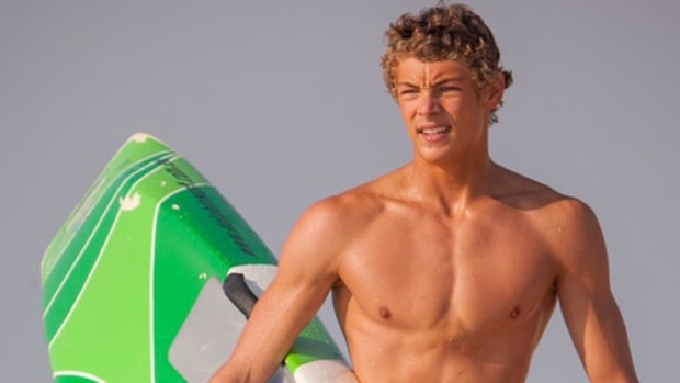 Ocean Power Sprint Workout 9 Best Swimming Workouts For Summer Rus Taylor 19 Center Races Out Of The Ocean With Other Trainees During Rookie Liuard Training Program At Laguna Beach 39 S Main