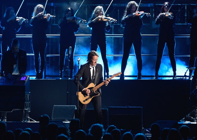 Best: Keith Urban Is a Guitar God