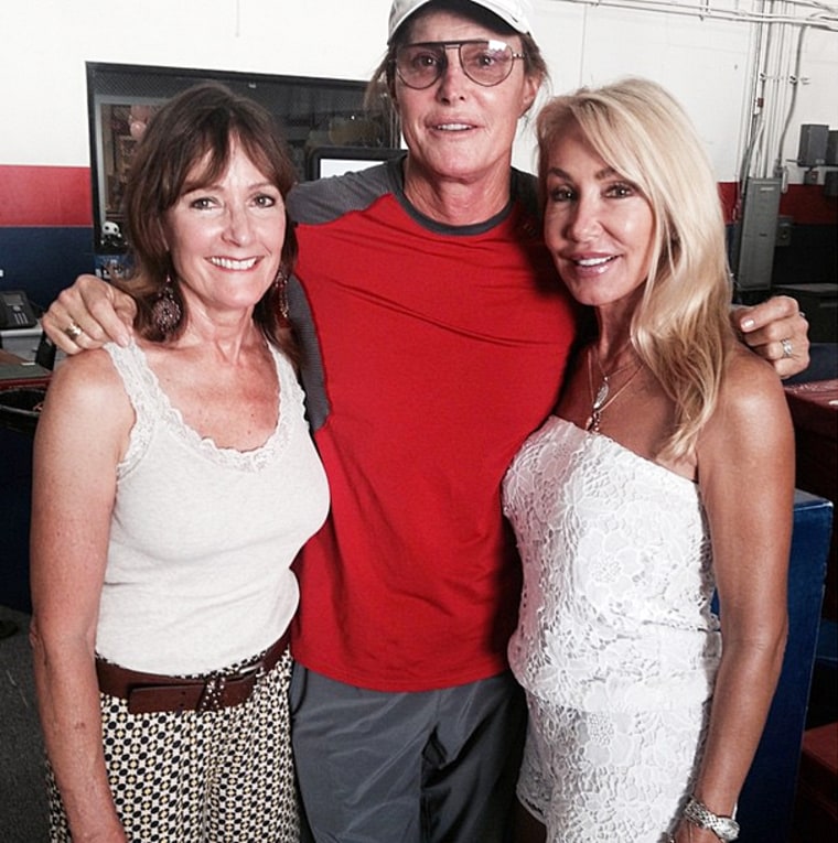 Linda Thompson Shares Photo With Bruce Jenner, Chrystie Crownover - Us