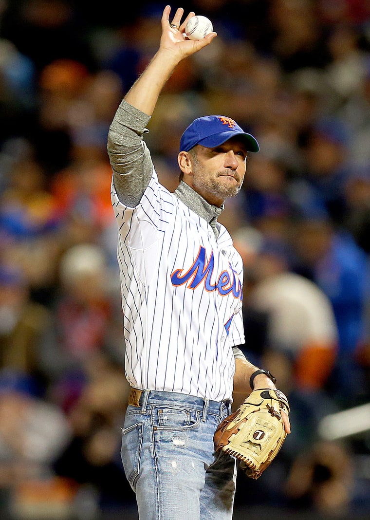 Tim McGraw Honors Late Dad, Mets Pitcher Tug McGraw, at World Series