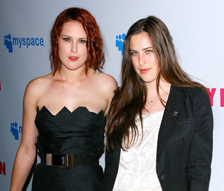 http://img.wennermedia.com/760-width/rumer-tallulah-willis.jpg