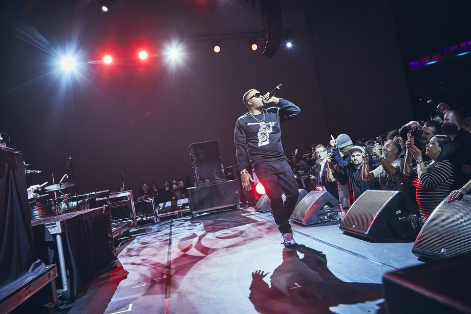 Nas Performs a Set