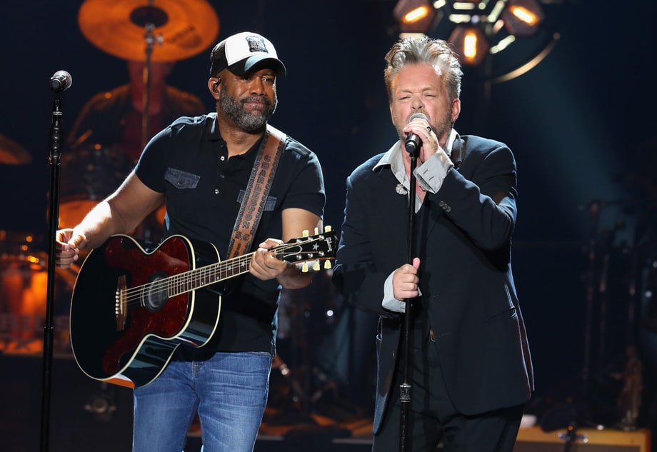 Fri, 3/24: CMT Crossroads: John Mellencamp and Darius Rucker (CMT)