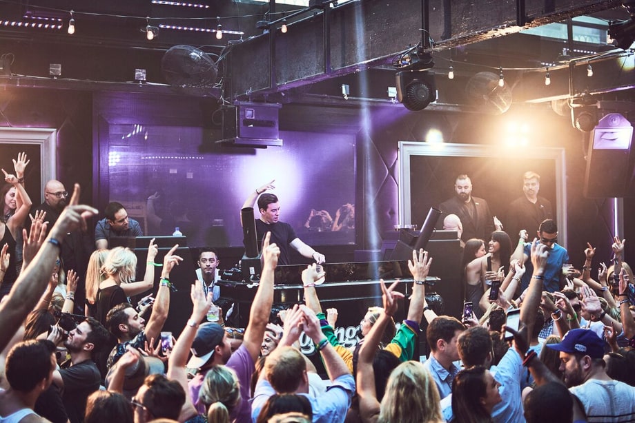 Hardwell Touches the Sky