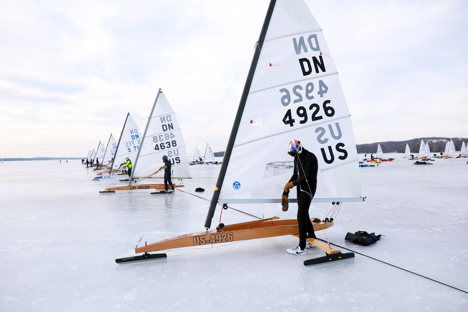 Racers line-up