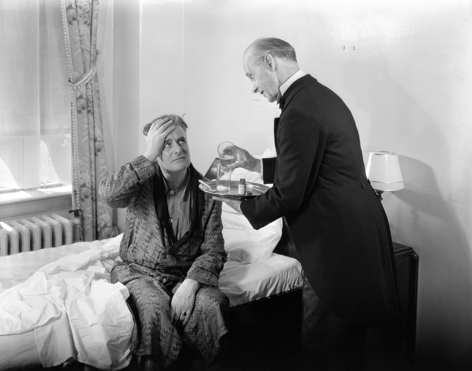 What’s the Best Way to Cure a Hangover? 8 Experts Weigh In