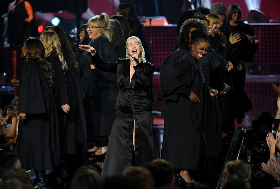 WTF: Twitter stans turn Christina Aguilera's Whitney memorial into a catfight