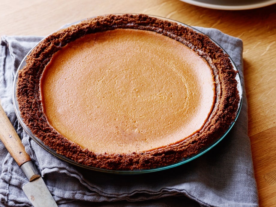 Sat 12/3: Good Eats: American Classic IX: Pumpkin Pie (Food Network)