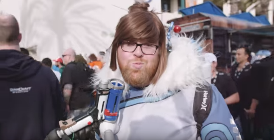 Daily Glixel: Start The Weekend With Some BlizzCon 2017 'Overwatch' Cosplay