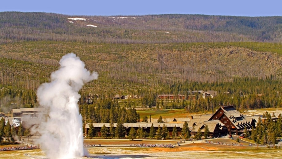 Old Faithful Inn (Yellowstone National Park, WY)