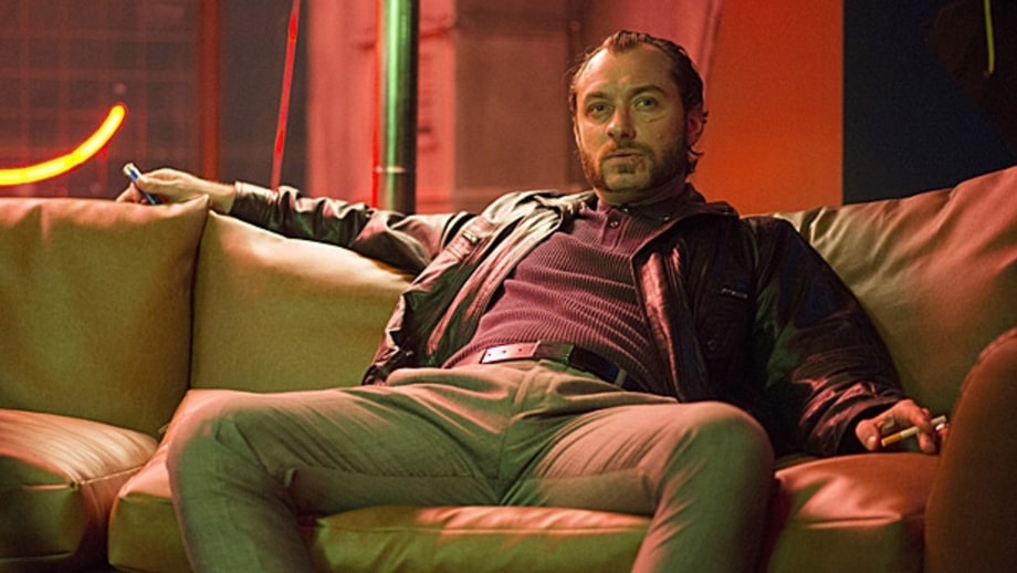 Jude Law (Gained 20 to 30 Pounds)