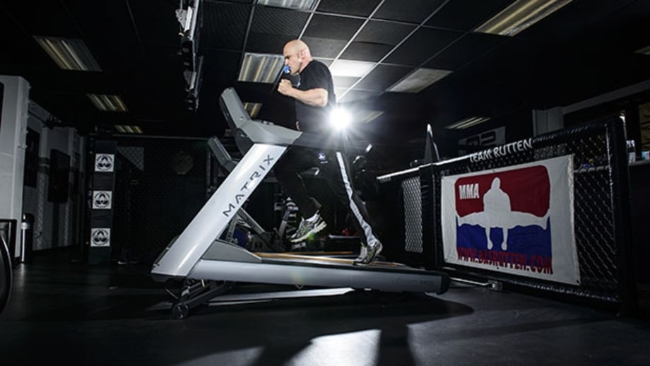 Inclined treadmill sprints