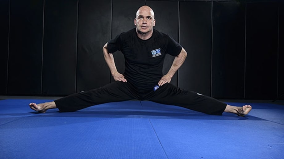 Upright leg splits