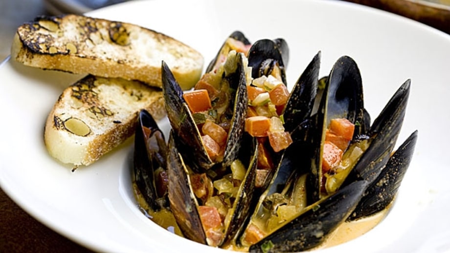 Mussels in Savory Broth