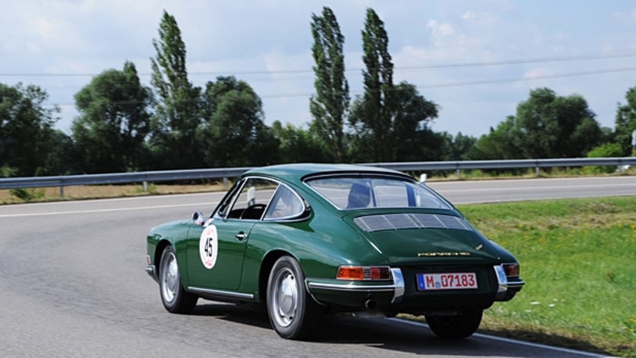 A 1960s-era Porsche 911 S on Route 1, Maine