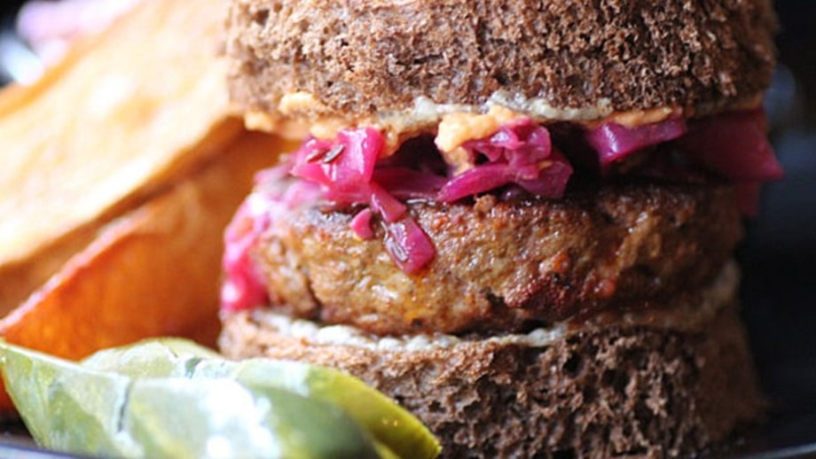 New York: The Crazy-Beer Bar Gets Food
