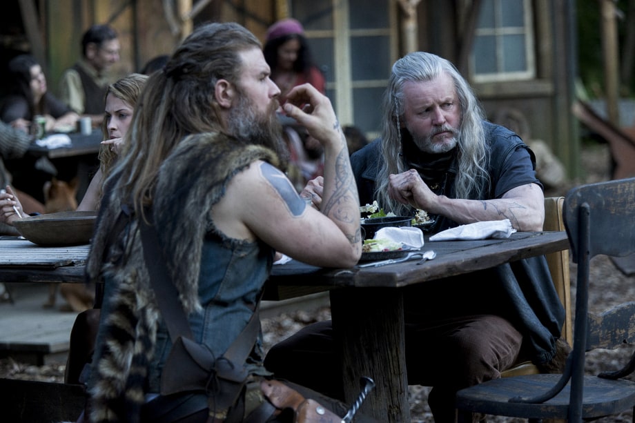 Tues 1/24 Outsiders (WGN)