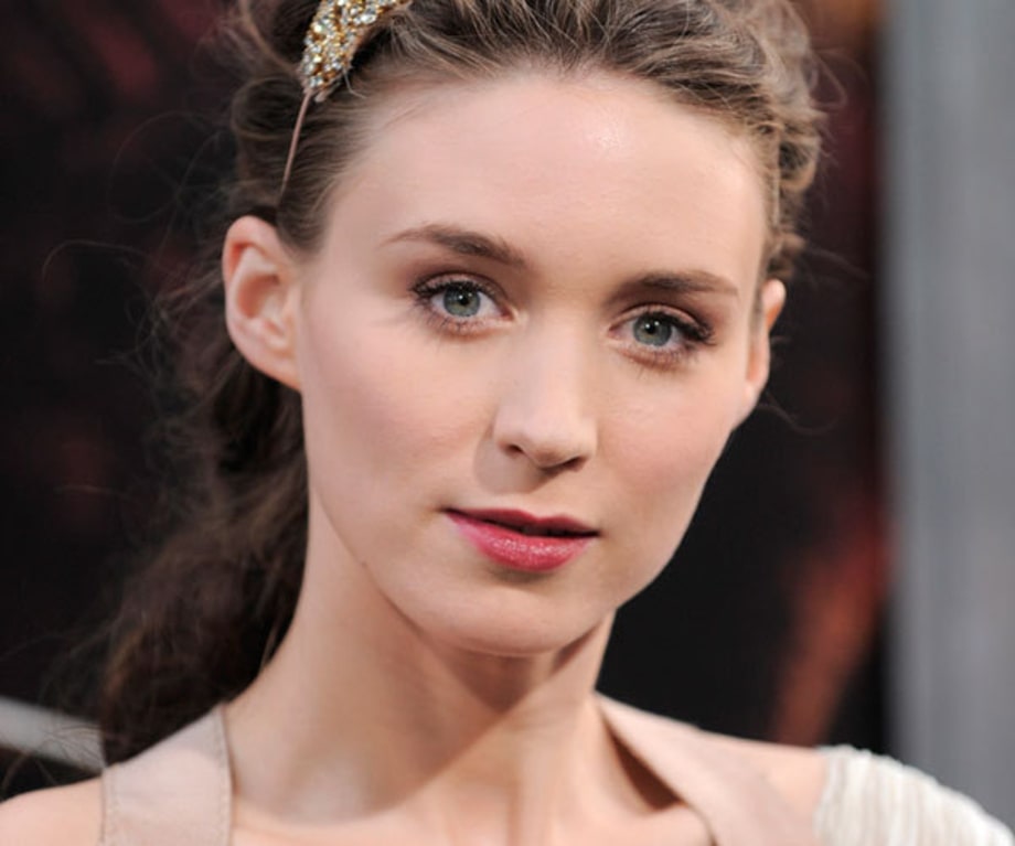 Hot Actress:
Rooney Mara