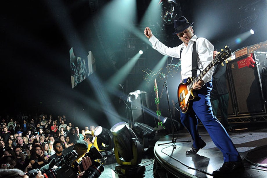 Social Distortion