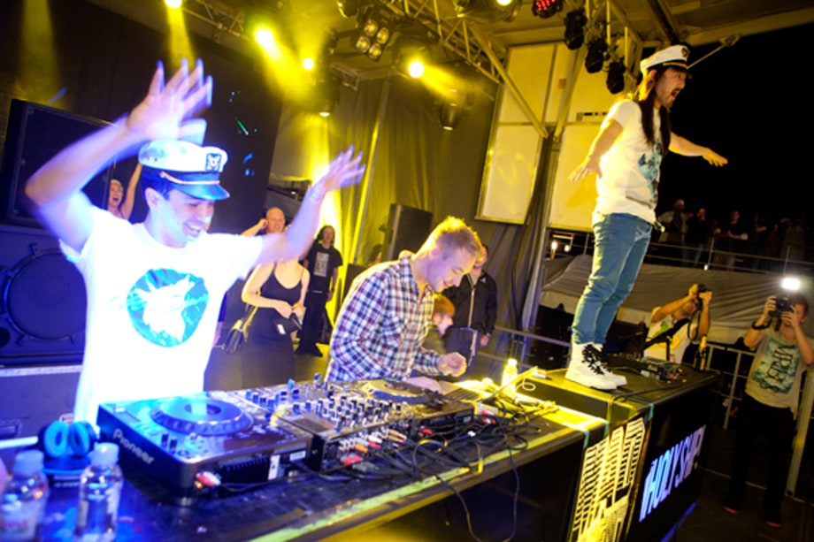 Laidback Luke, Diplo and Steve Aoki Pump Up