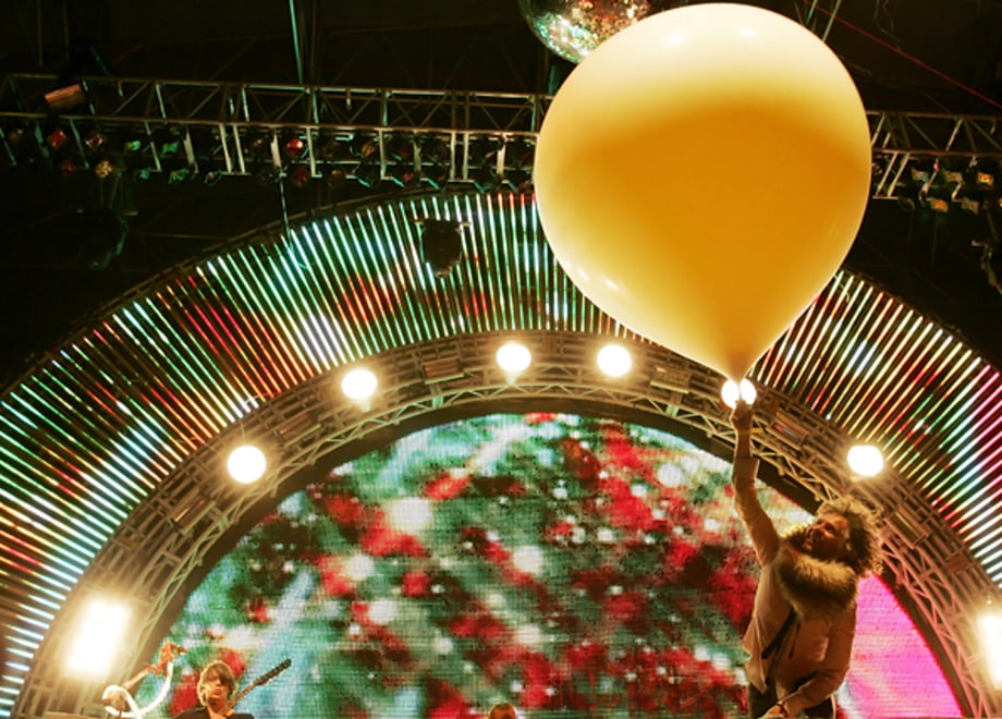 Ballooning Around