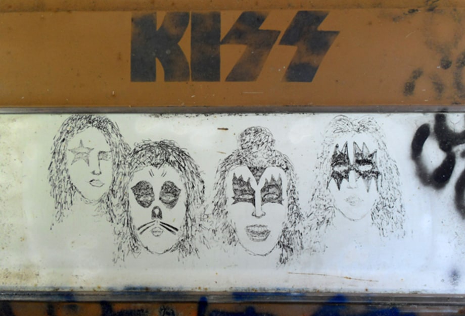 KISS
