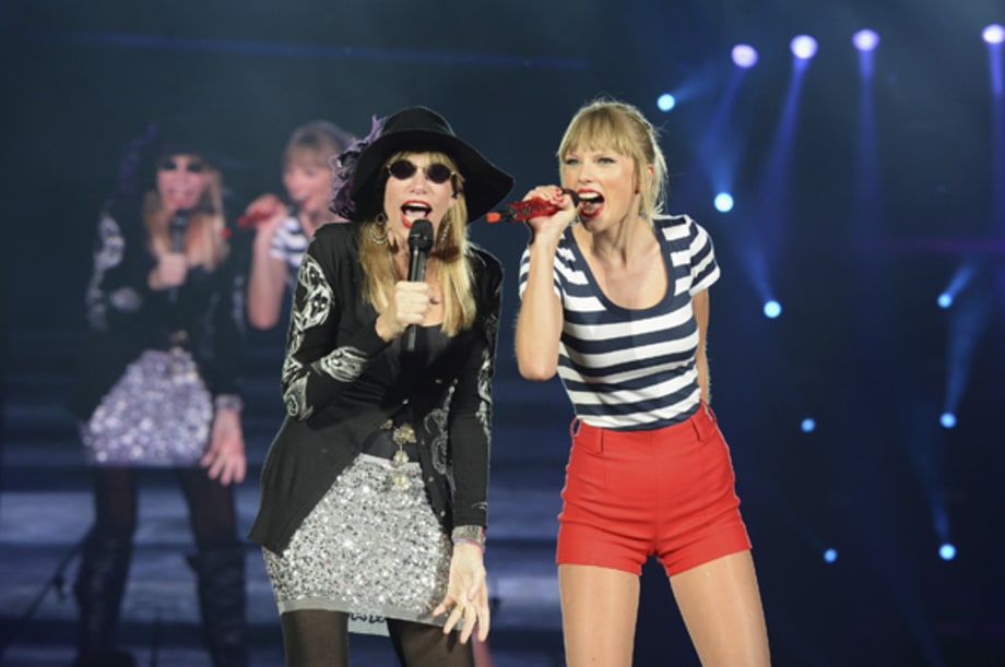 Taylor Swift and Carly Simon