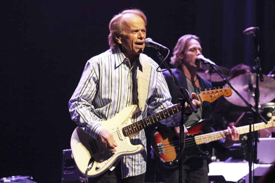Al Jardine (71)