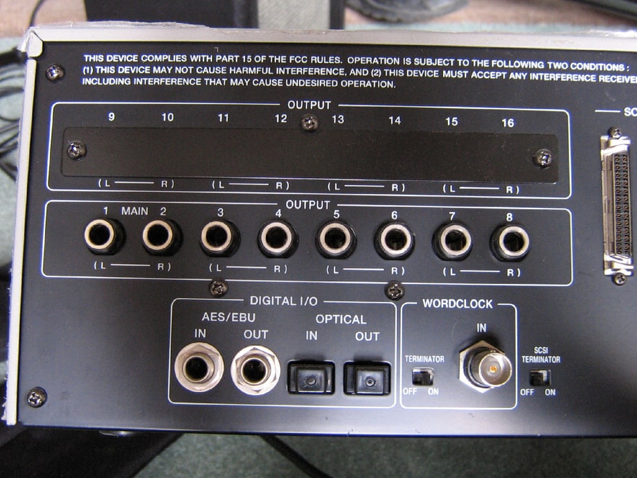 Akai S900 Sampler (1986)