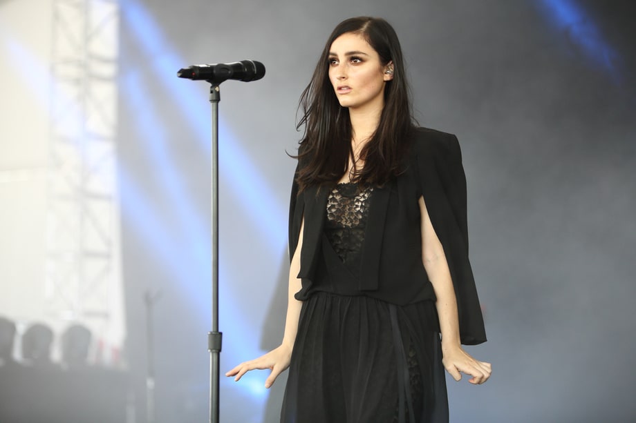 Best Meek-Voiced Singer: Banks