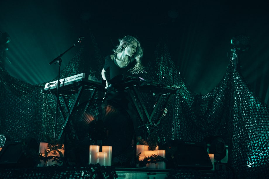 Best Rihanna Impression: Grimes