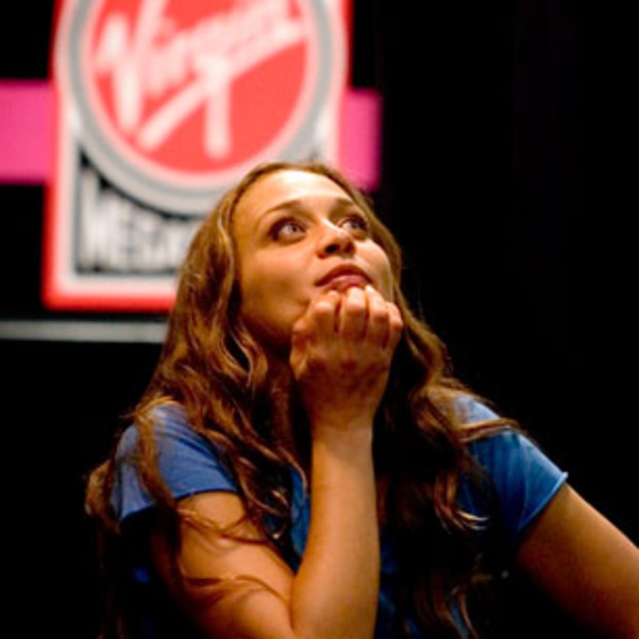 2005 Fiona Apple completes Extraordinary Machine