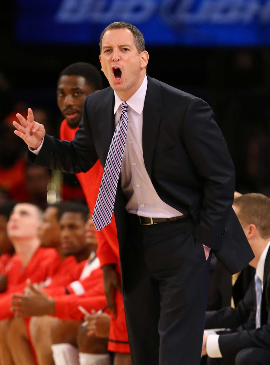 Rutgers Basketball Coach Loses His Cool